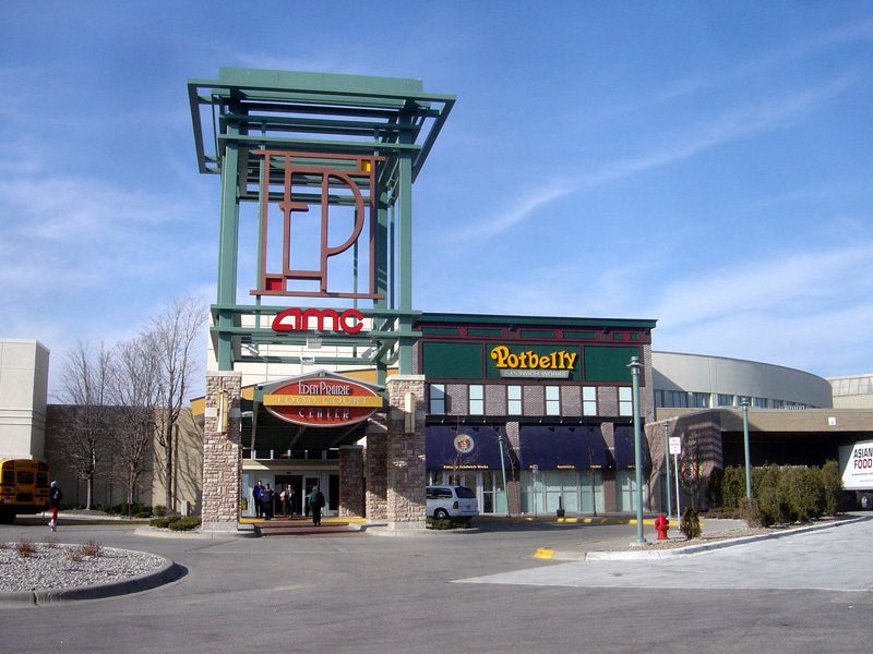 Eden Prairie Center shopping mall with entertainment